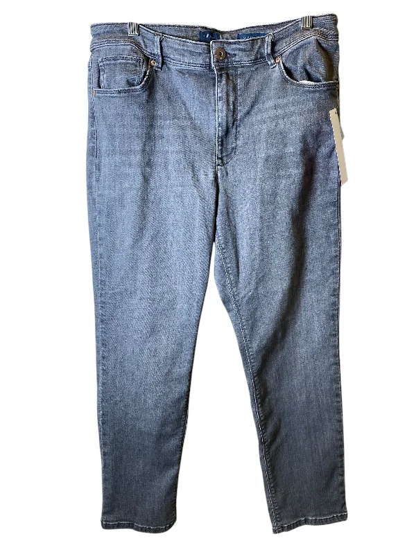 Jeans Boyfriend By Clothes Mentor In Grey, Size: 14 Monochromatic Office Style