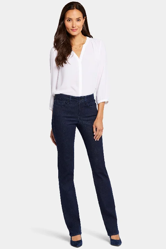 Marilyn Straight Jeans In Long Inseam - Rinse Laid - back Women's Vibe