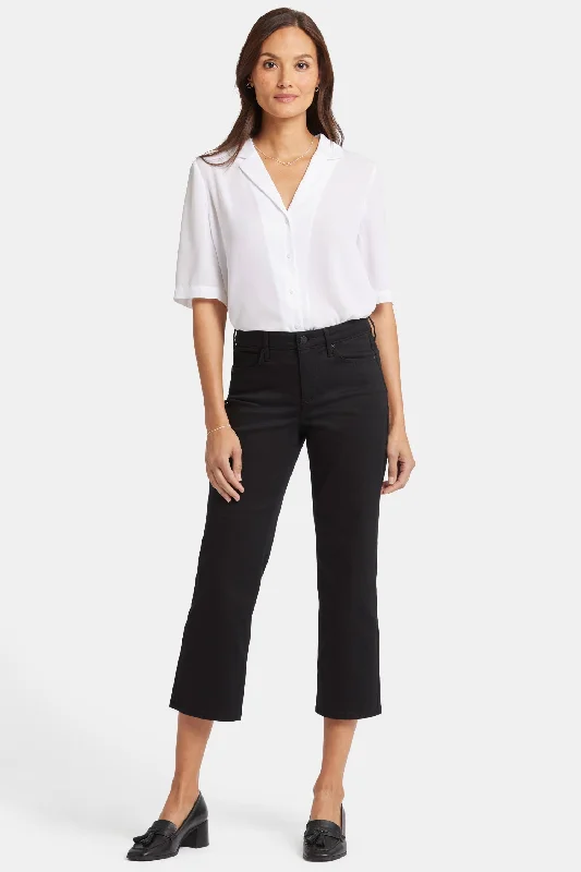 Relaxed Piper Crop Jeans - Black Stylish Women's Neon