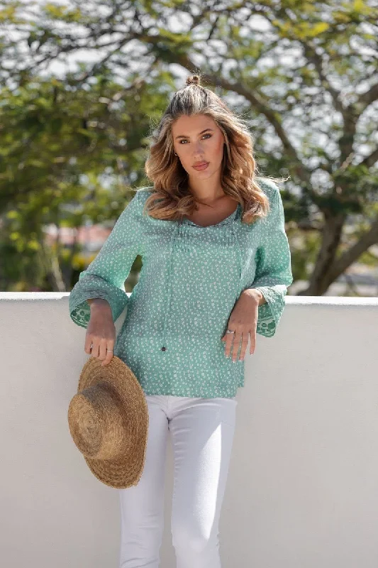 Wide Bay Top Geometric